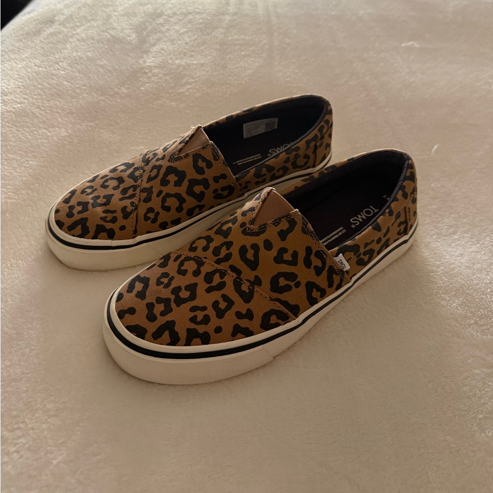 TOMS womens Leopard Print Slip-On Sneakers - Tan and Black